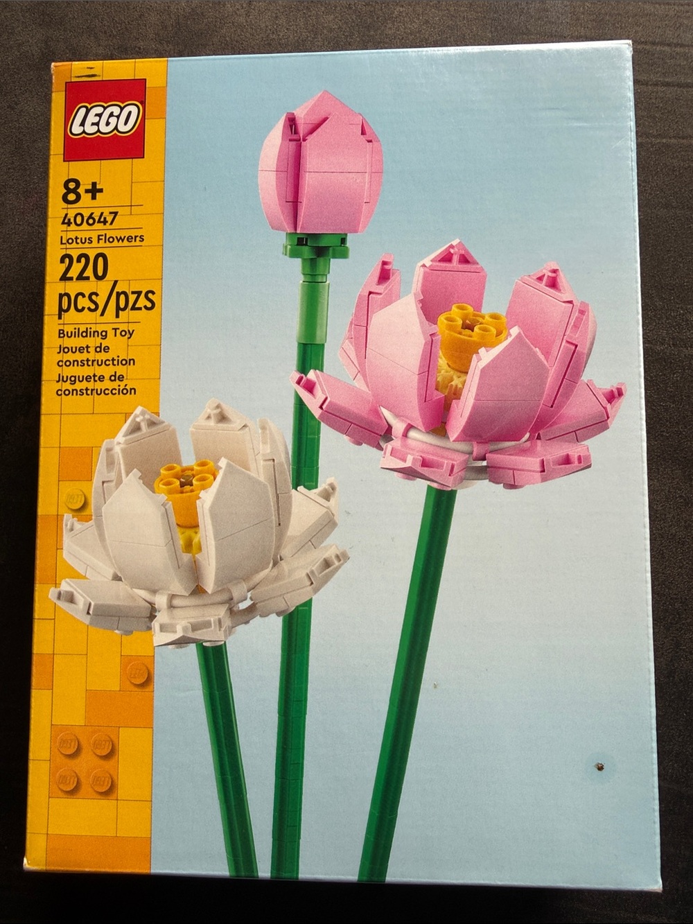 Lego Pink & White Lotus Flower 40647 NWT